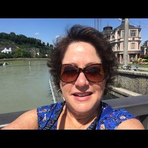 Meet your Posher, Randi